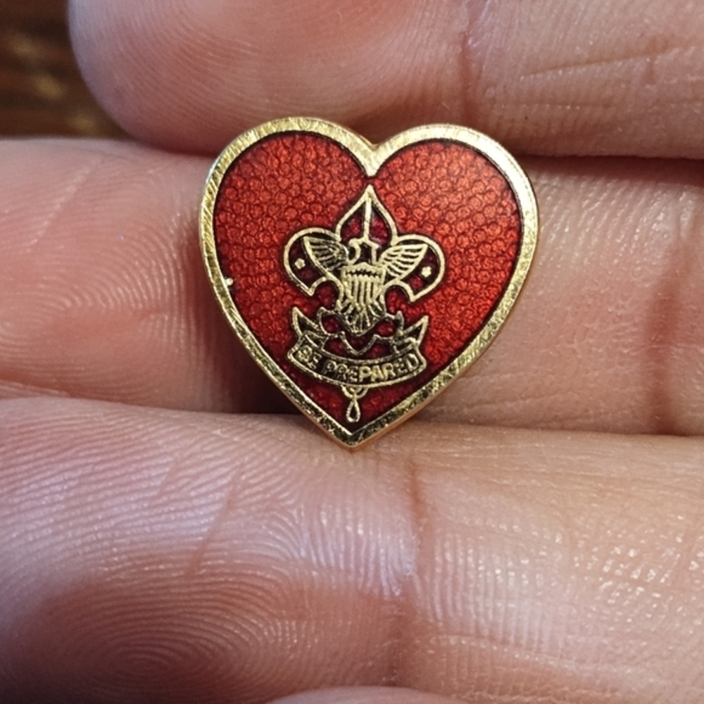 Vintage BSA Boy Scouts Life Rank Gold Red Cloisonne Heart Pin Brooch Be Prepared